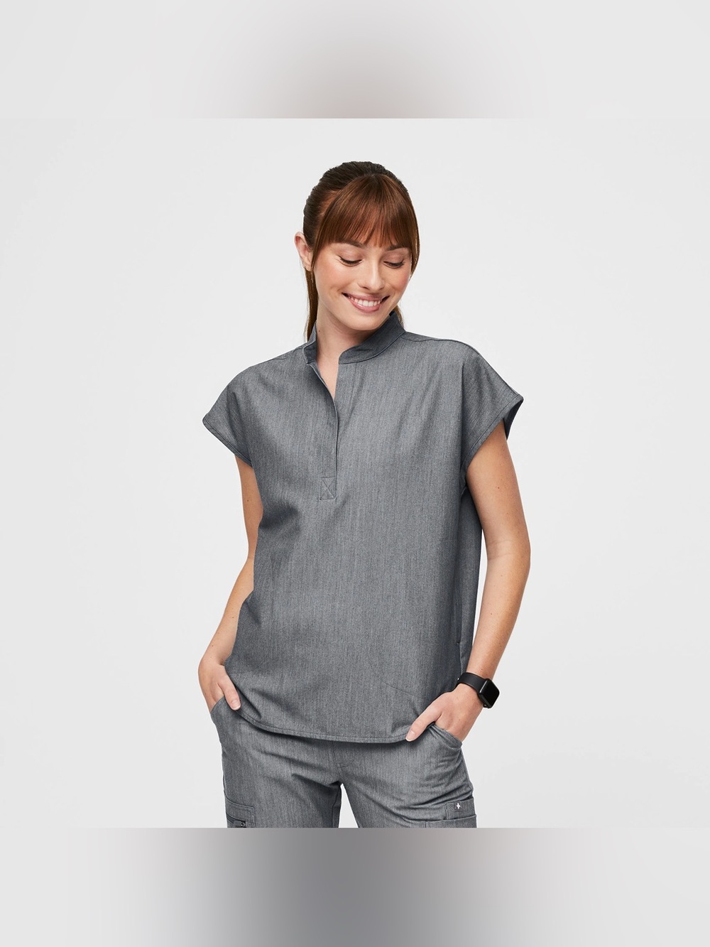 FIGS | RAFAELA OVERSIZED SCRUB TOP SHIRT IN GRAPHITE GRAY MEDIUM